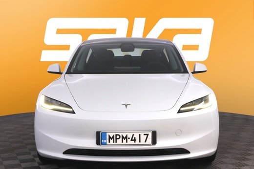 Tesla Model 3 vaihtoauto