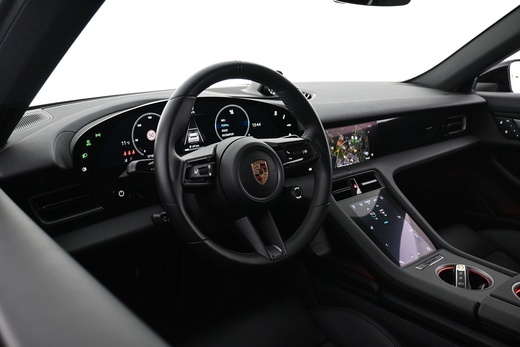 Porsche Taycan vaihtoauto