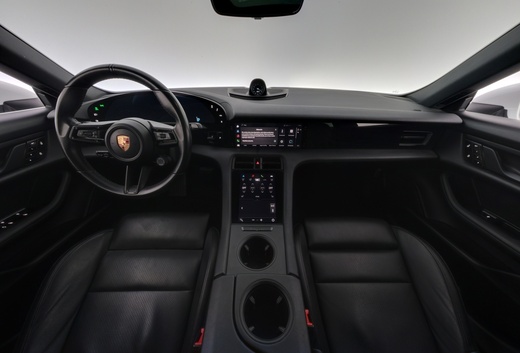 Porsche Taycan vaihtoauto