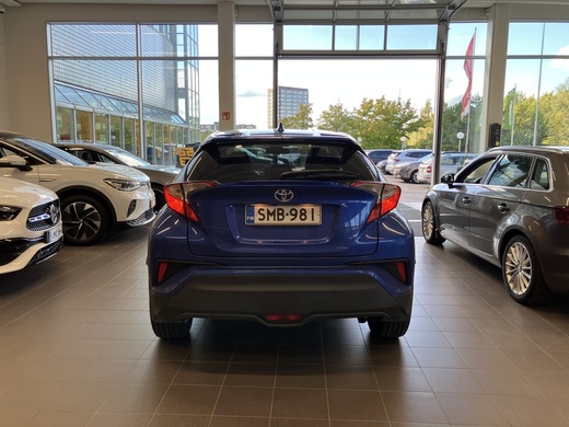 Toyota C-HR vaihtoauto