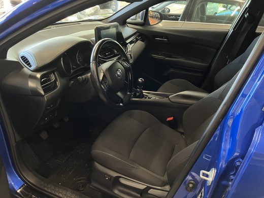 Toyota C-HR vaihtoauto