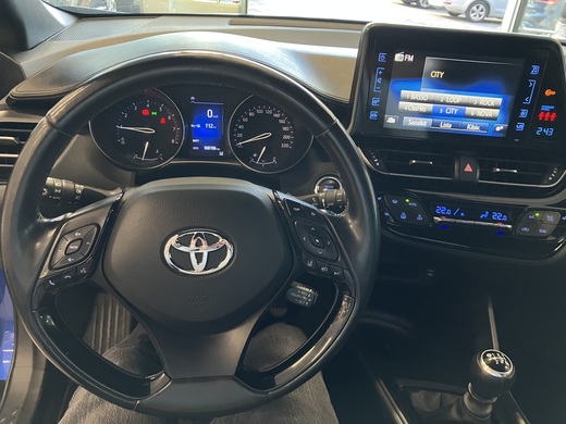 Toyota C-HR vaihtoauto