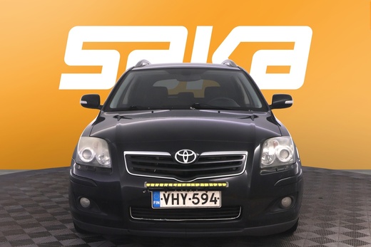 Toyota Avensis vaihtoauto