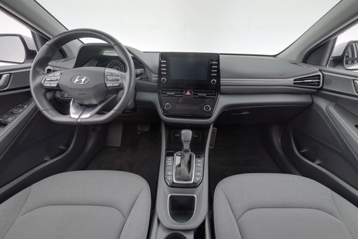 Hyundai IONIQ plug-in vaihtoauto