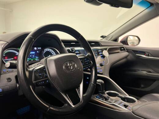 Toyota Camry vaihtoauto