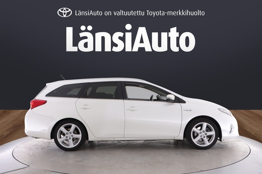 Toyota Auris vaihtoauto