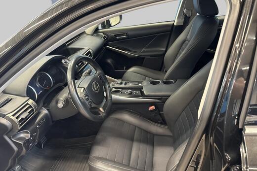Lexus IS vaihtoauto