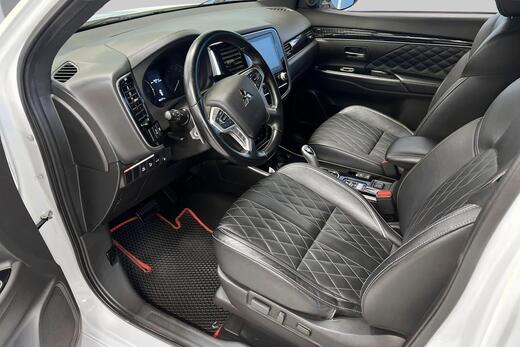 Mitsubishi Outlander PHEV vaihtoauto