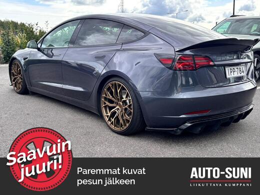 Tesla Model 3 vaihtoauto