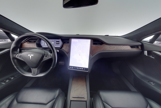Tesla Model S vaihtoauto