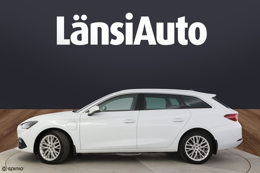 SEAT Leon Sportstourer vaihtoauto
