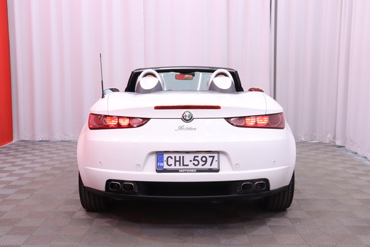 Alfa Romeo Spider vaihtoauto