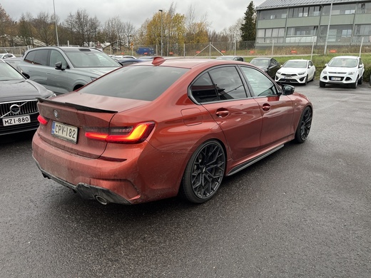 BMW 330 vaihtoauto