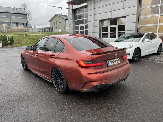 BMW 330 vaihtoauto