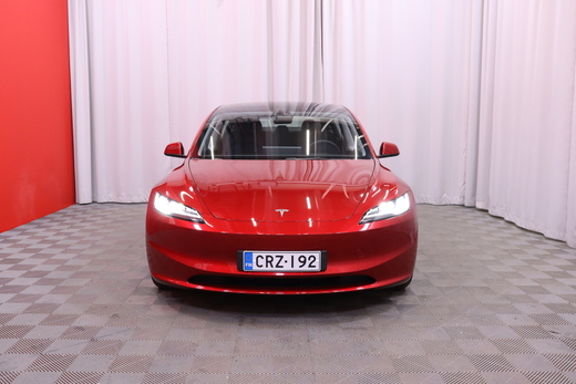 Tesla Model 3 vaihtoauto