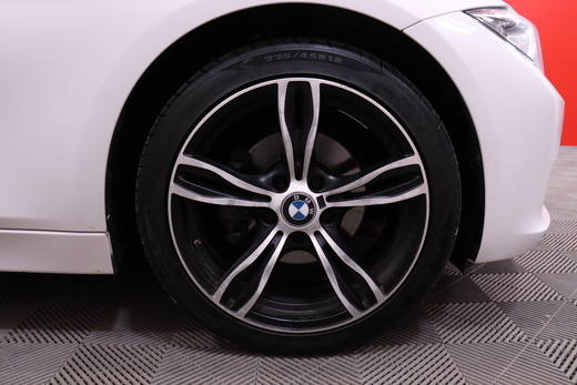 BMW 320 vaihtoauto