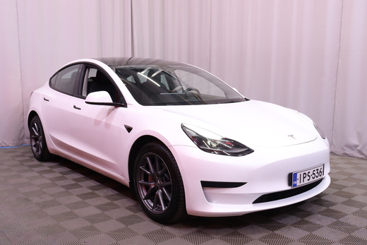 Tesla Model 3 vaihtoauto