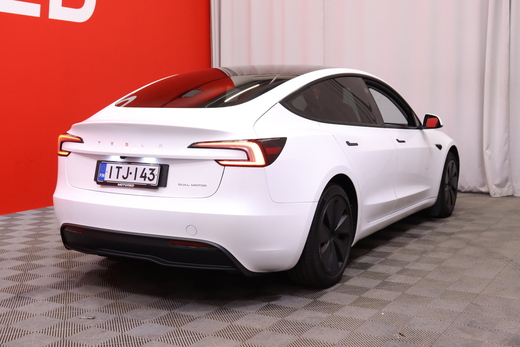 Tesla Model 3 vaihtoauto