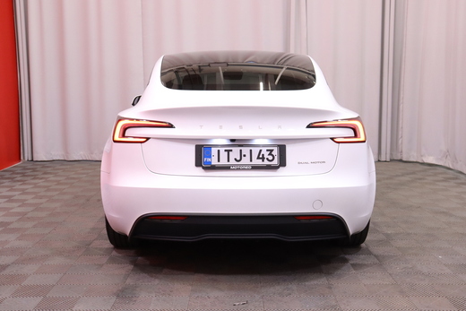 Tesla Model 3 vaihtoauto