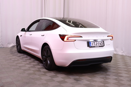 Tesla Model 3 vaihtoauto