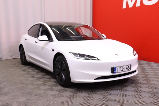 Tesla Model 3 vaihtoauto
