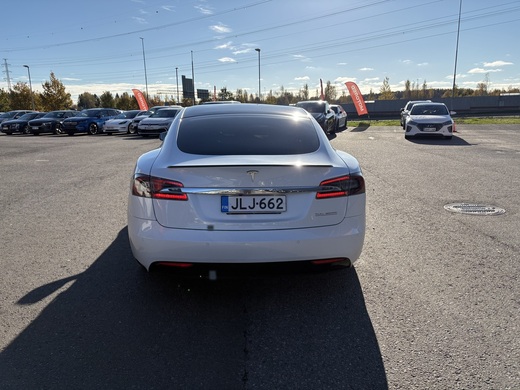 Tesla Model S vaihtoauto