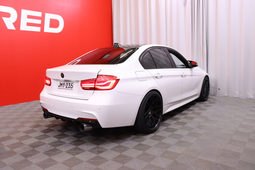 BMW 330 vaihtoauto