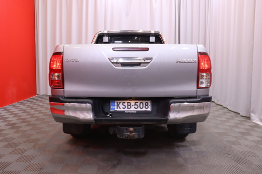 Toyota Hilux vaihtoauto