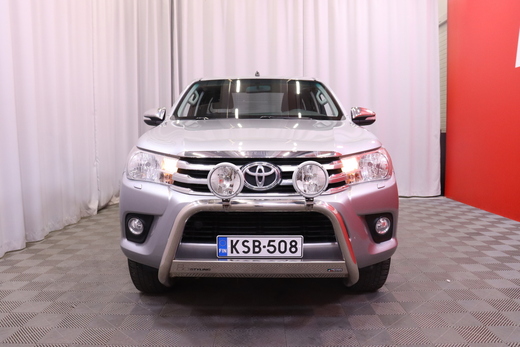 Toyota Hilux vaihtoauto