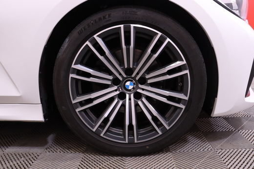 BMW 320 vaihtoauto