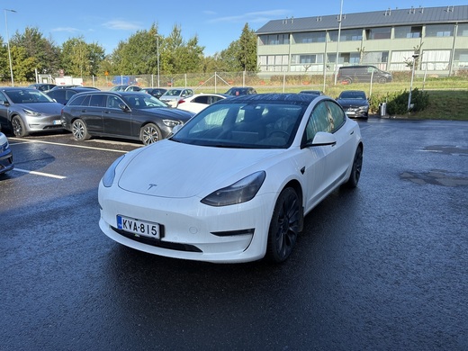 Tesla Model 3 vaihtoauto