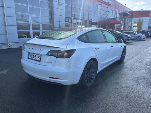 Tesla Model 3 vaihtoauto