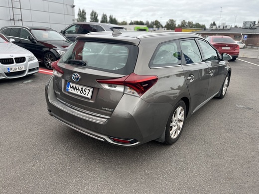 Toyota Auris vaihtoauto