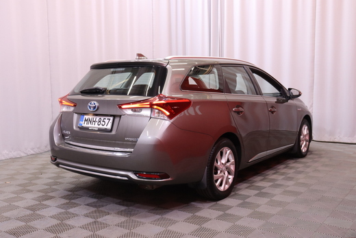 Toyota Auris vaihtoauto