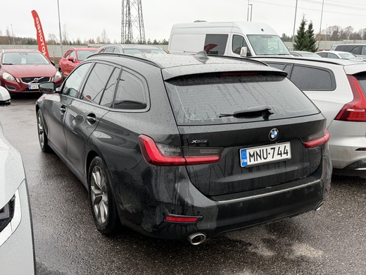 BMW 330 vaihtoauto