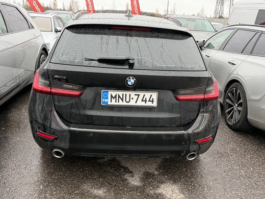 BMW 330 vaihtoauto