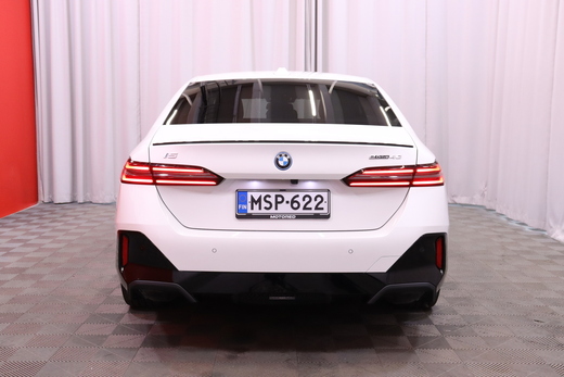 BMW i5 vaihtoauto