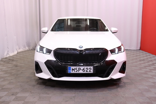 BMW i5 vaihtoauto