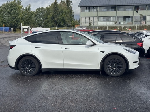 Tesla Model Y vaihtoauto