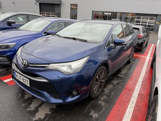 Toyota Avensis vaihtoauto
