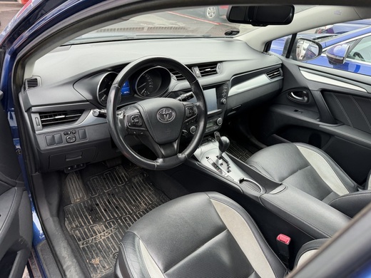 Toyota Avensis vaihtoauto