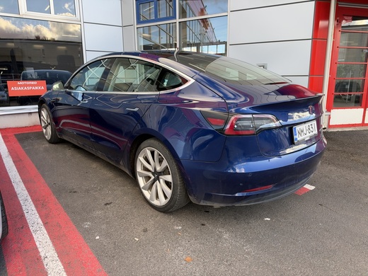 Tesla Model 3 vaihtoauto