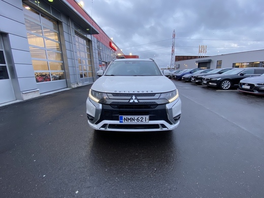 Mitsubishi Outlander PHEV vaihtoauto