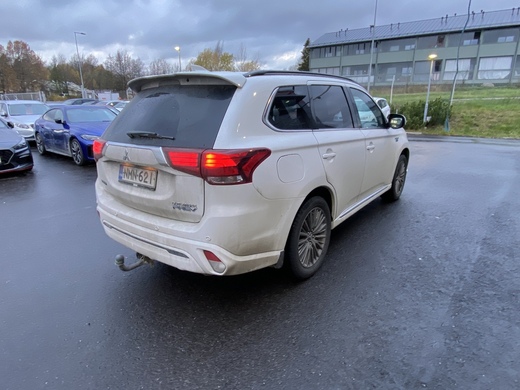 Mitsubishi Outlander PHEV vaihtoauto