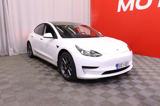 Tesla Model 3 vaihtoauto
