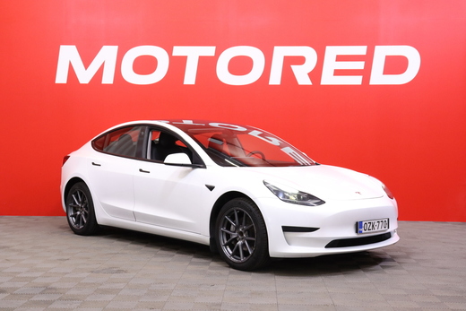 Tesla Model 3 vaihtoauto