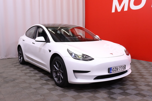 Tesla Model 3 vaihtoauto