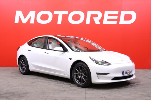 Tesla Model 3 vaihtoauto