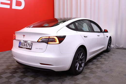Tesla Model 3 vaihtoauto