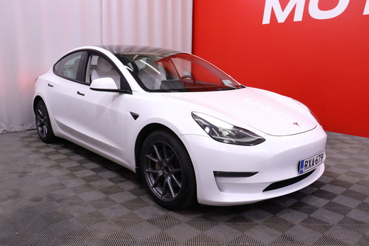 Tesla Model 3 vaihtoauto